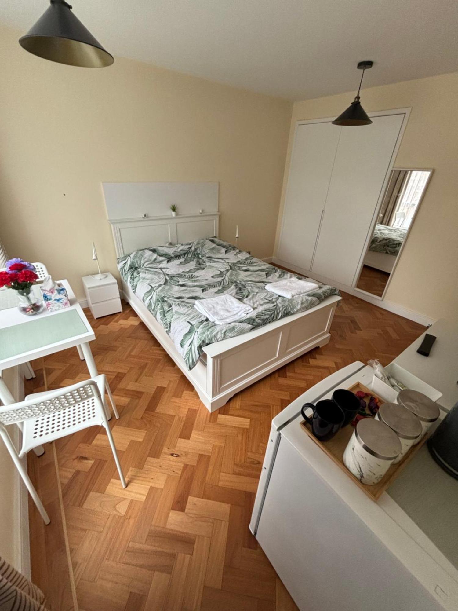 Wembley Stadium Large Double Room London Bagian luar foto